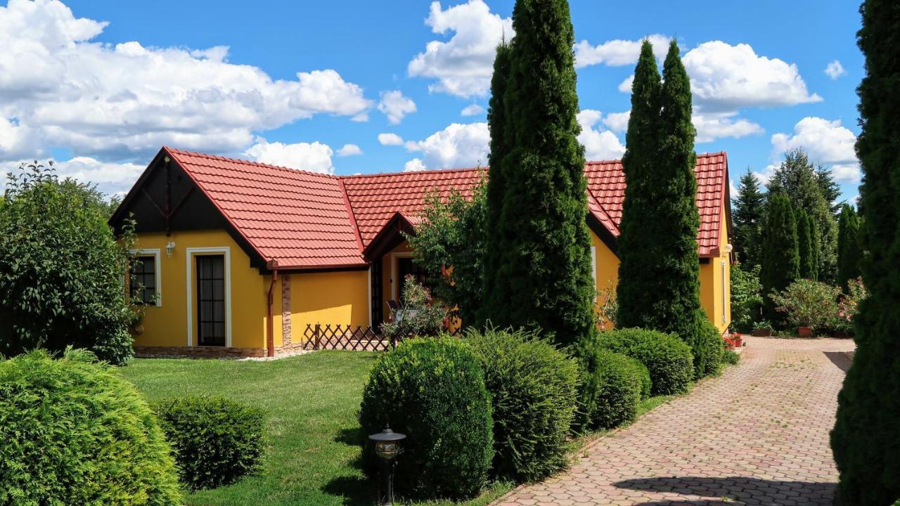 Magyar Apartmanházak I-III. Zalakaros Esterno foto